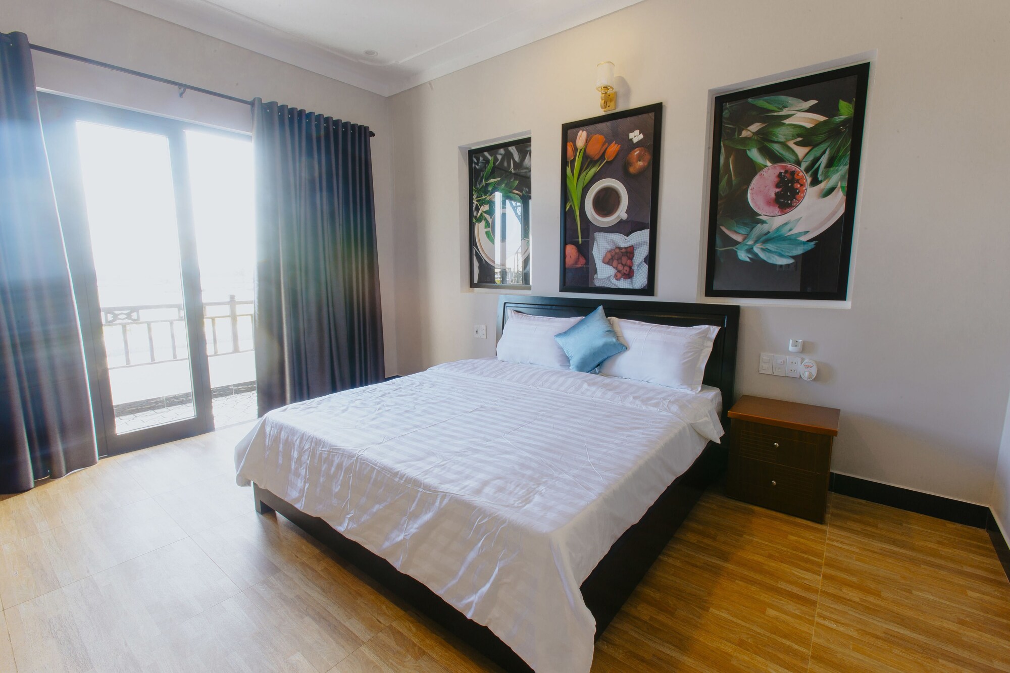 DELUXE, DOUBLE BED, CITY VIEW, PATIO