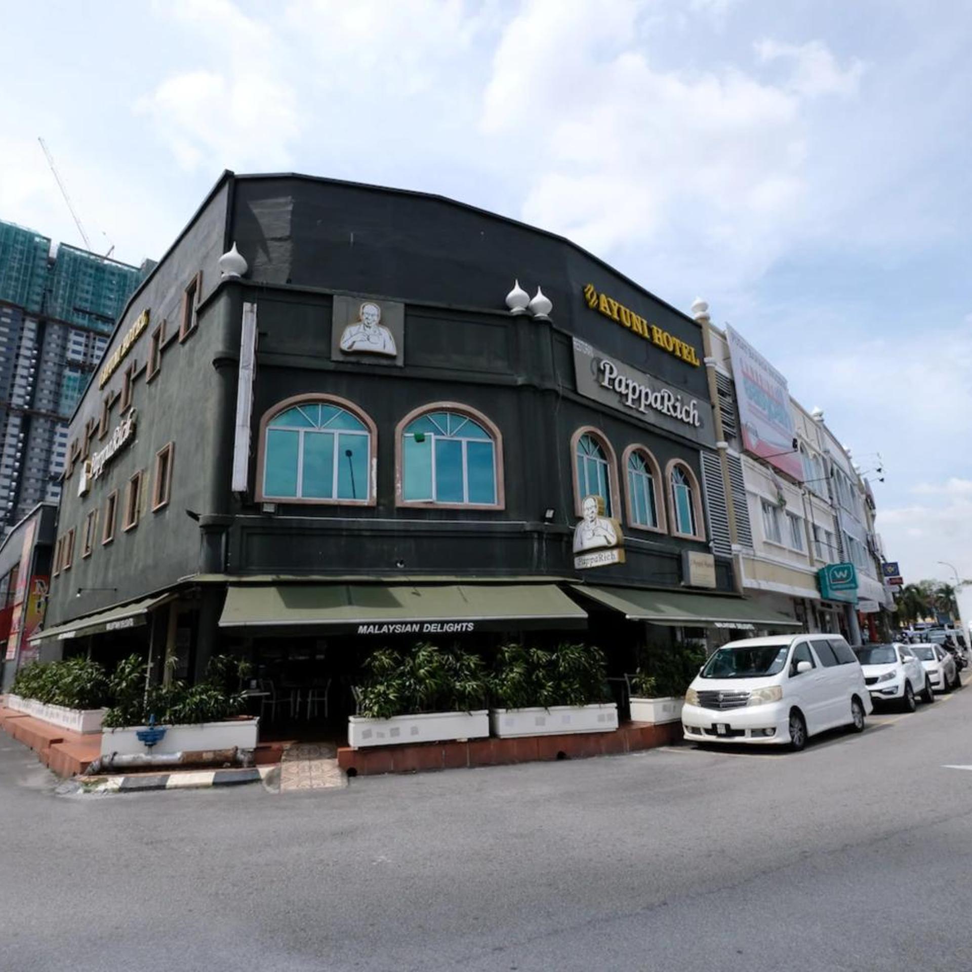 Swing & Pillows at Ayuni Hotel Bangi, Selangor 25/31