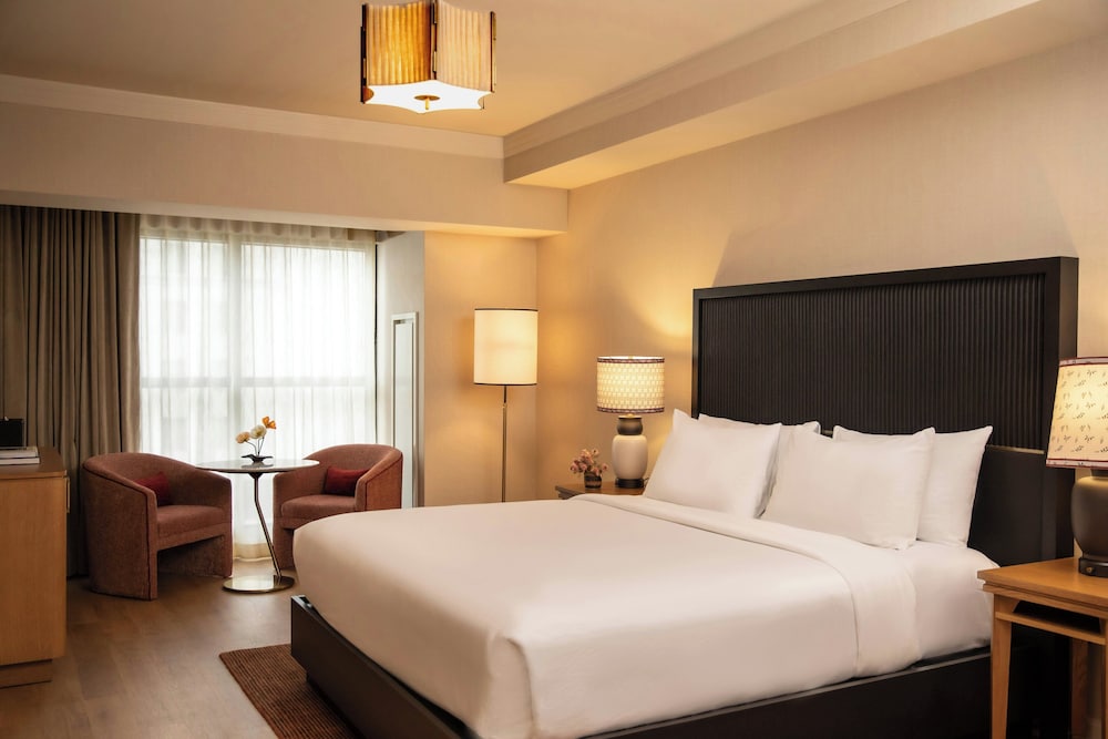 PREMIUM, QUEEN BED