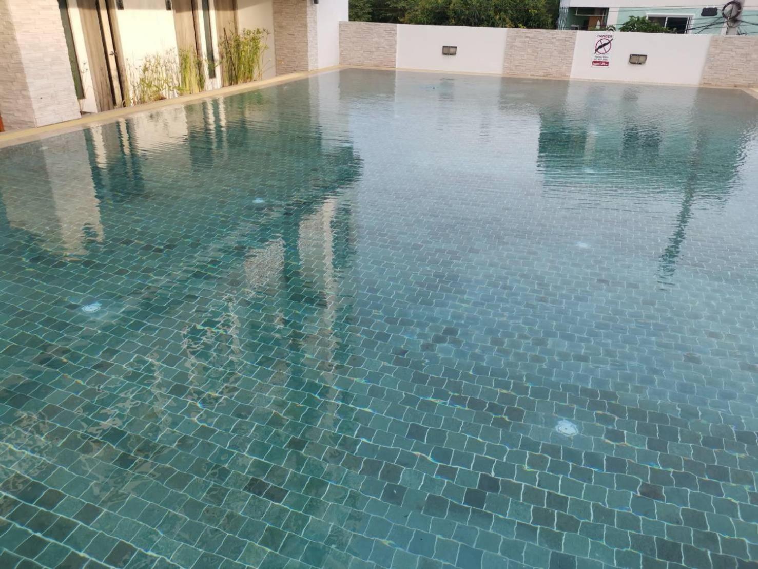 Leenova Hotel 32/50
