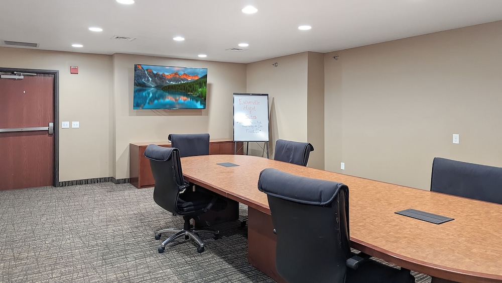 Estherville Hotel Amp Suites 36/50