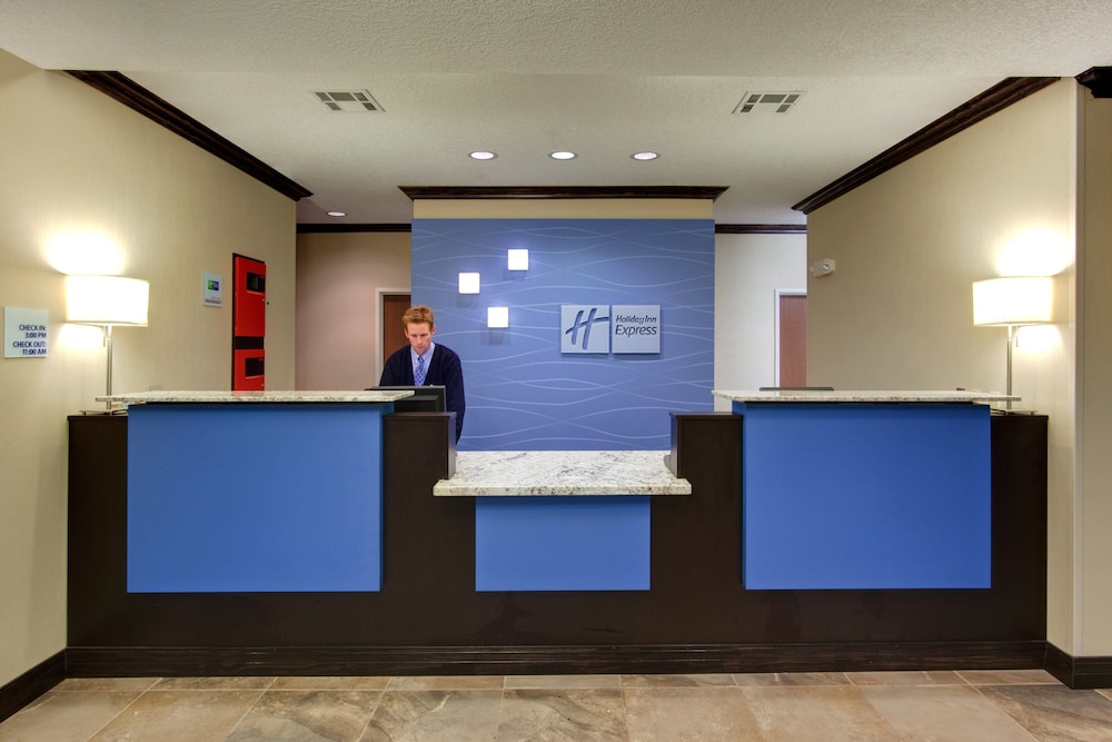 Holiday Inn Express Hotel Suites Albuquerque Airport 8/44
