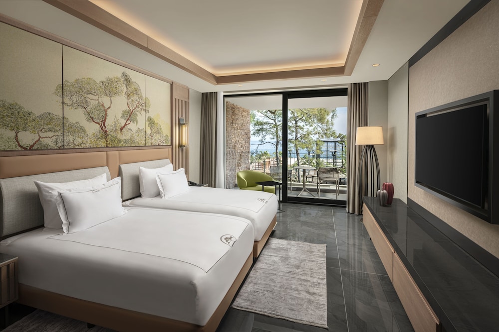 Unique, Type 2, Suite, Twin Beds, 2 Double Beds, Sea View, Sofa