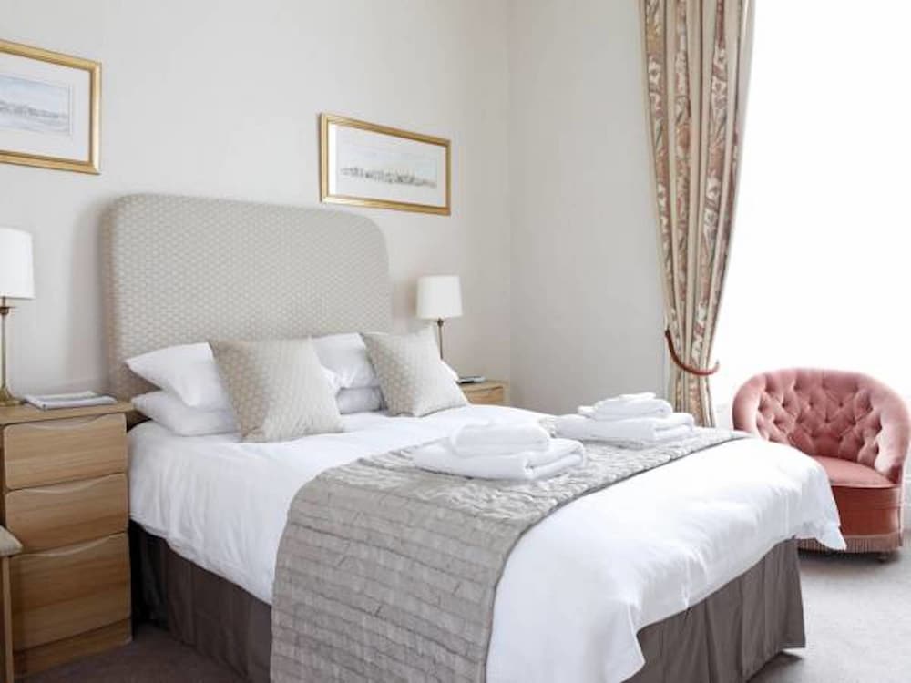 Abbotsford Guest House 6/25
