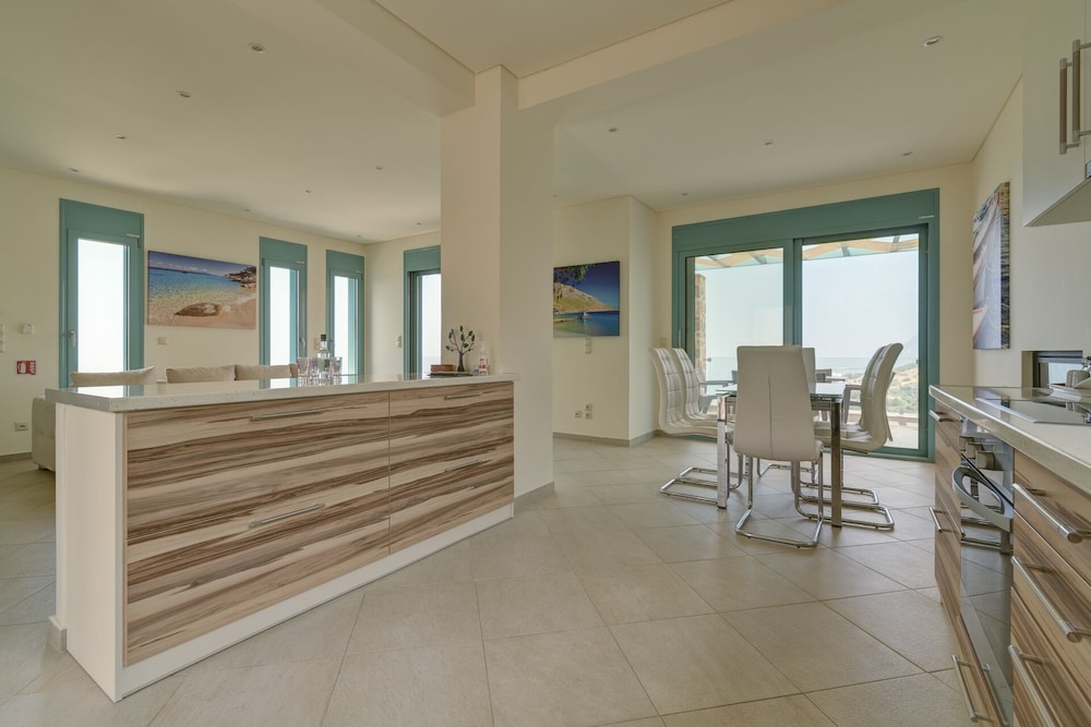 Ouzo Villas 7/50