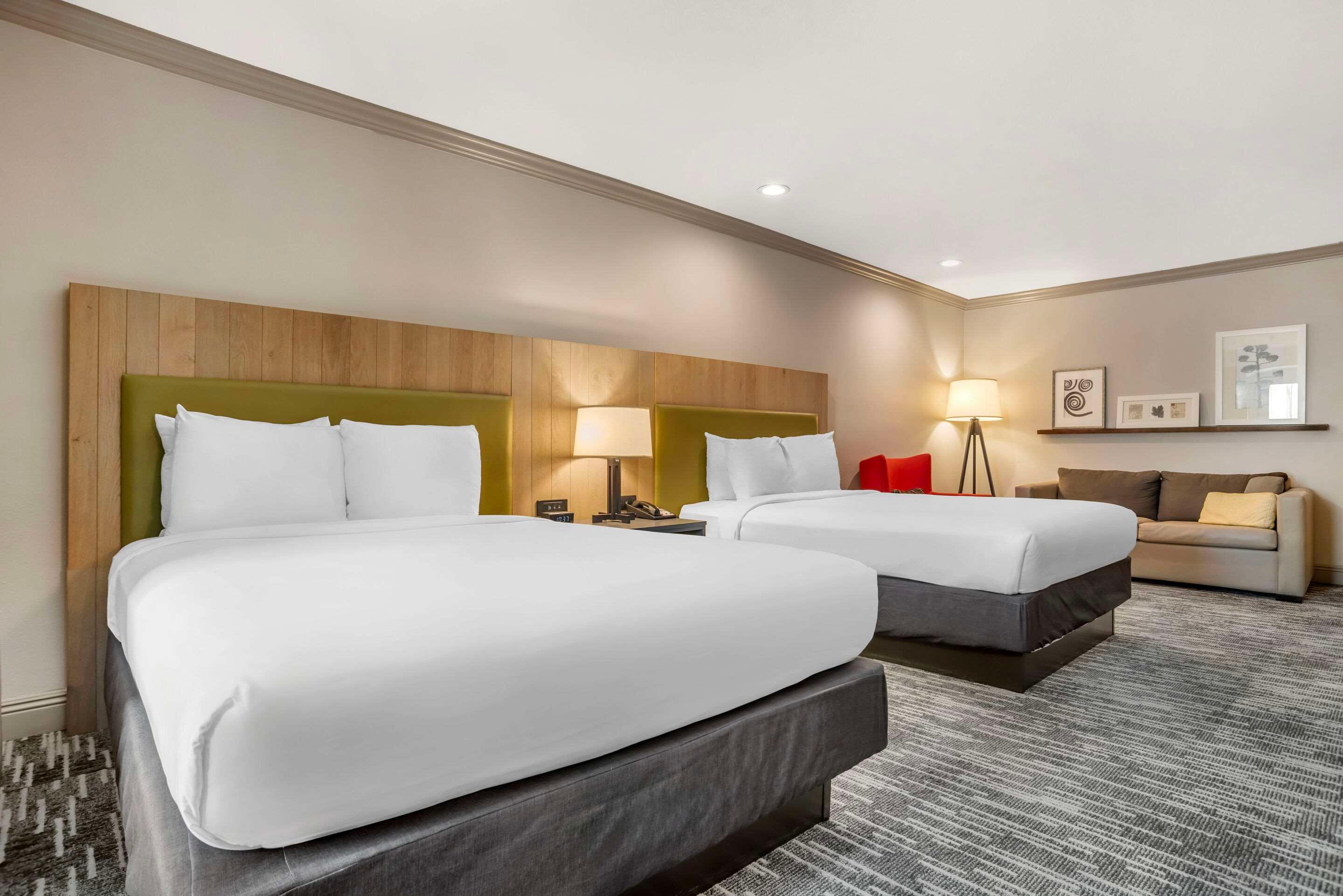 SUITE, 2 QUEEN BEDS