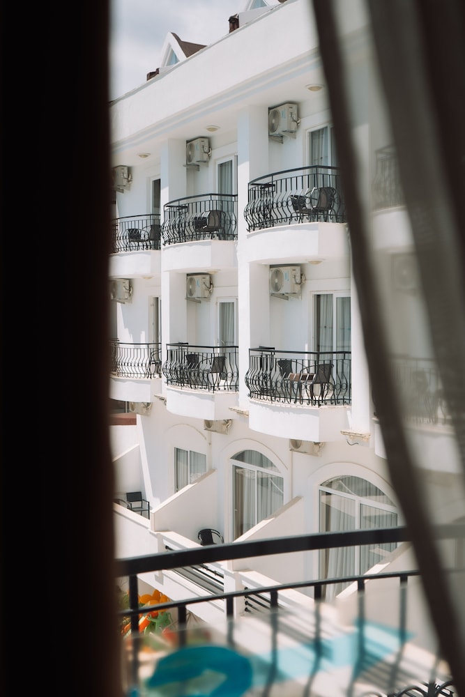 Elit Life Hotel 5/59