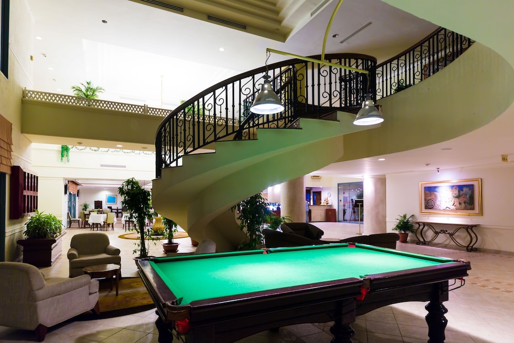 Diamond Westlake Suites 13/50