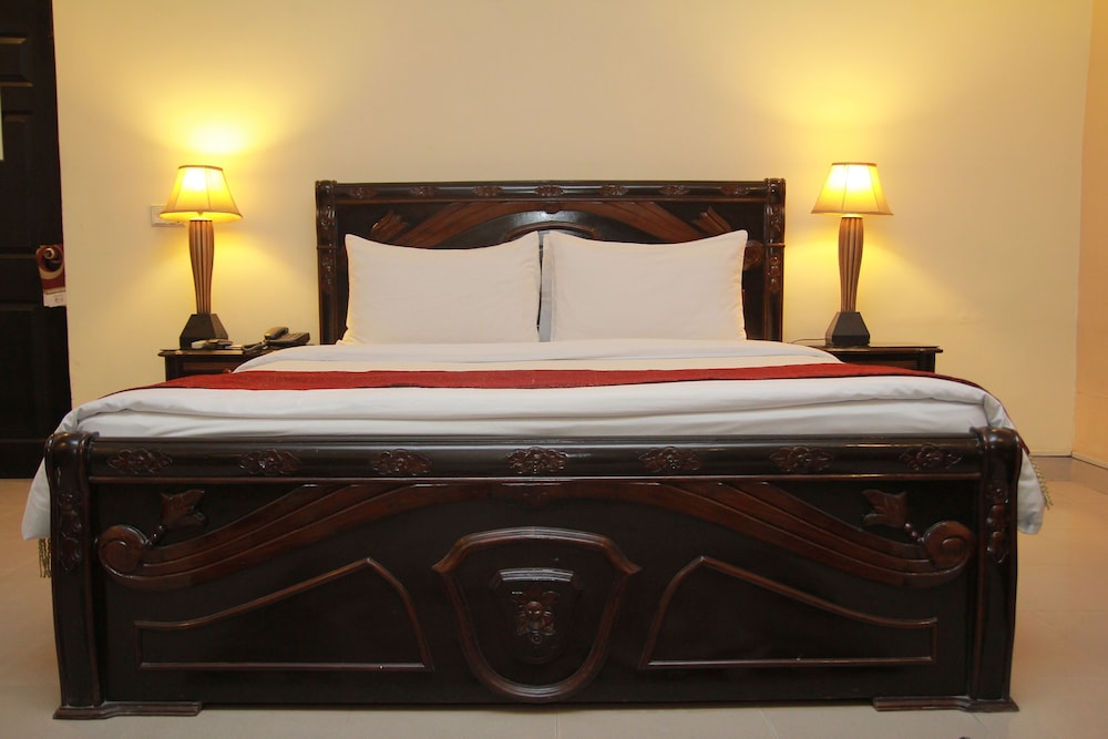 Hotel One Lalazar Multan 8/29