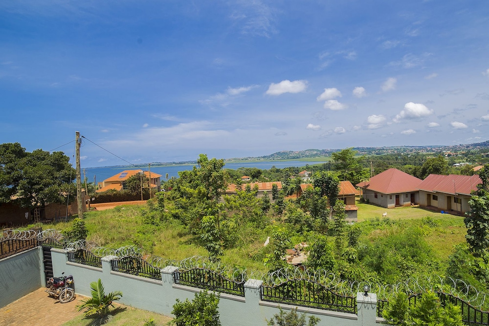 Greens Guest Homes 40/48