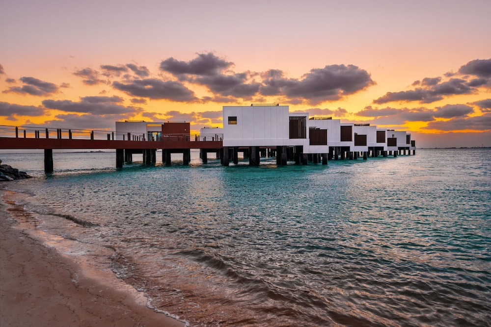 Bab Al Nojoum Hudayriyat Villas 44/62