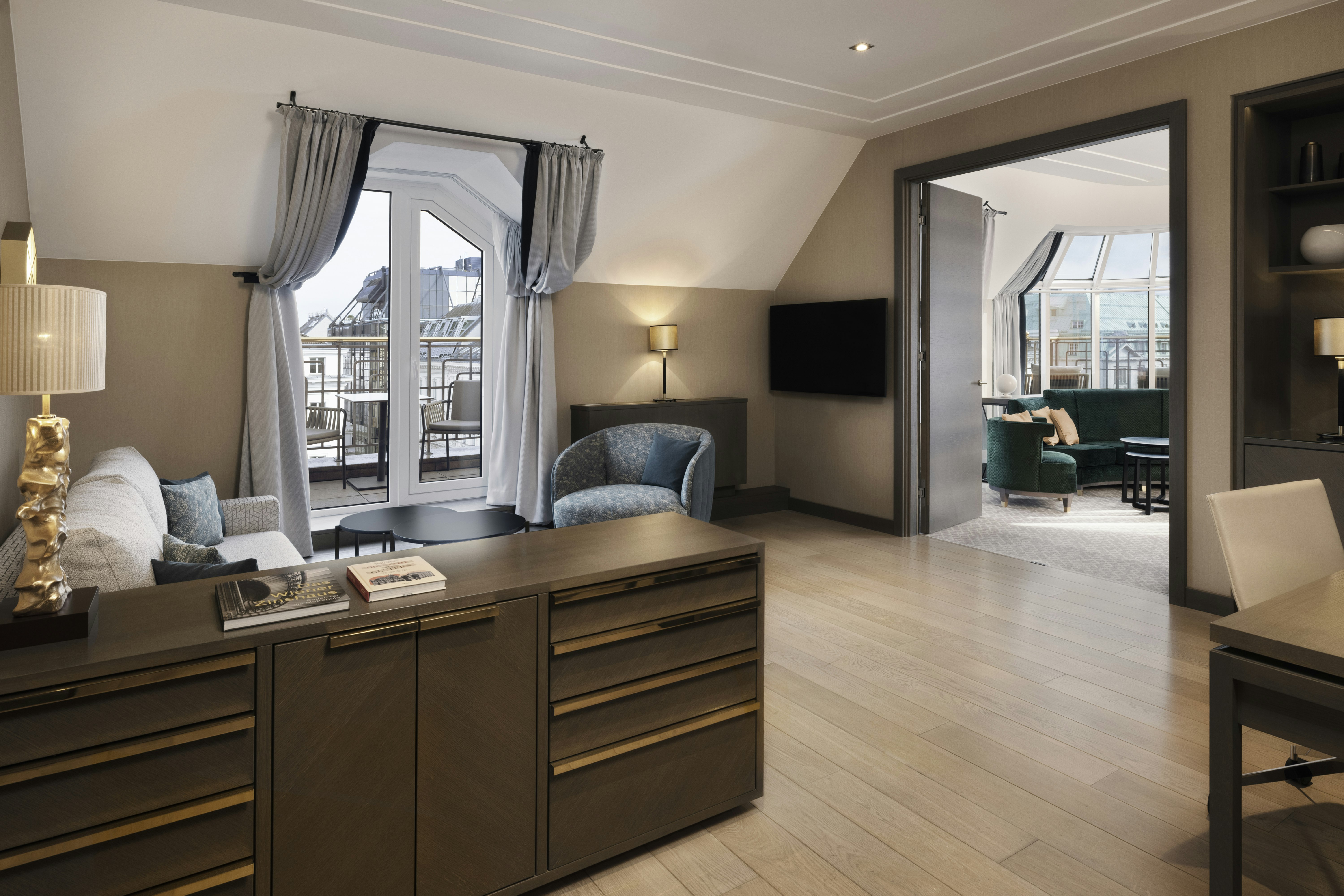 Royal, Penthouse, Suite