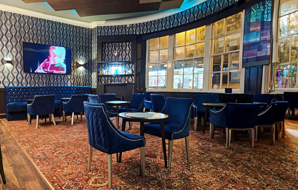 OYO Crown Hotel Stone 37/50