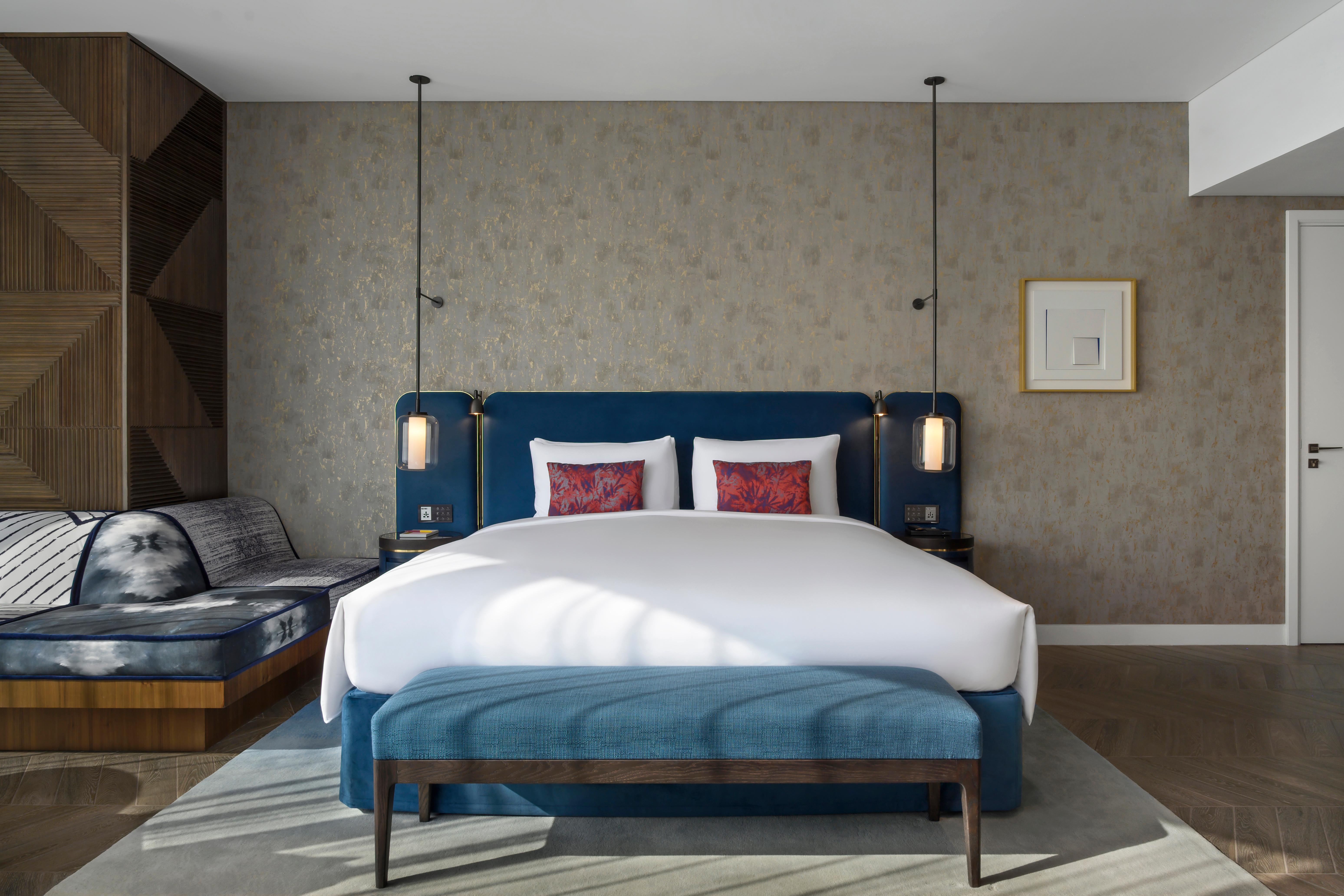 Studio, King Bed