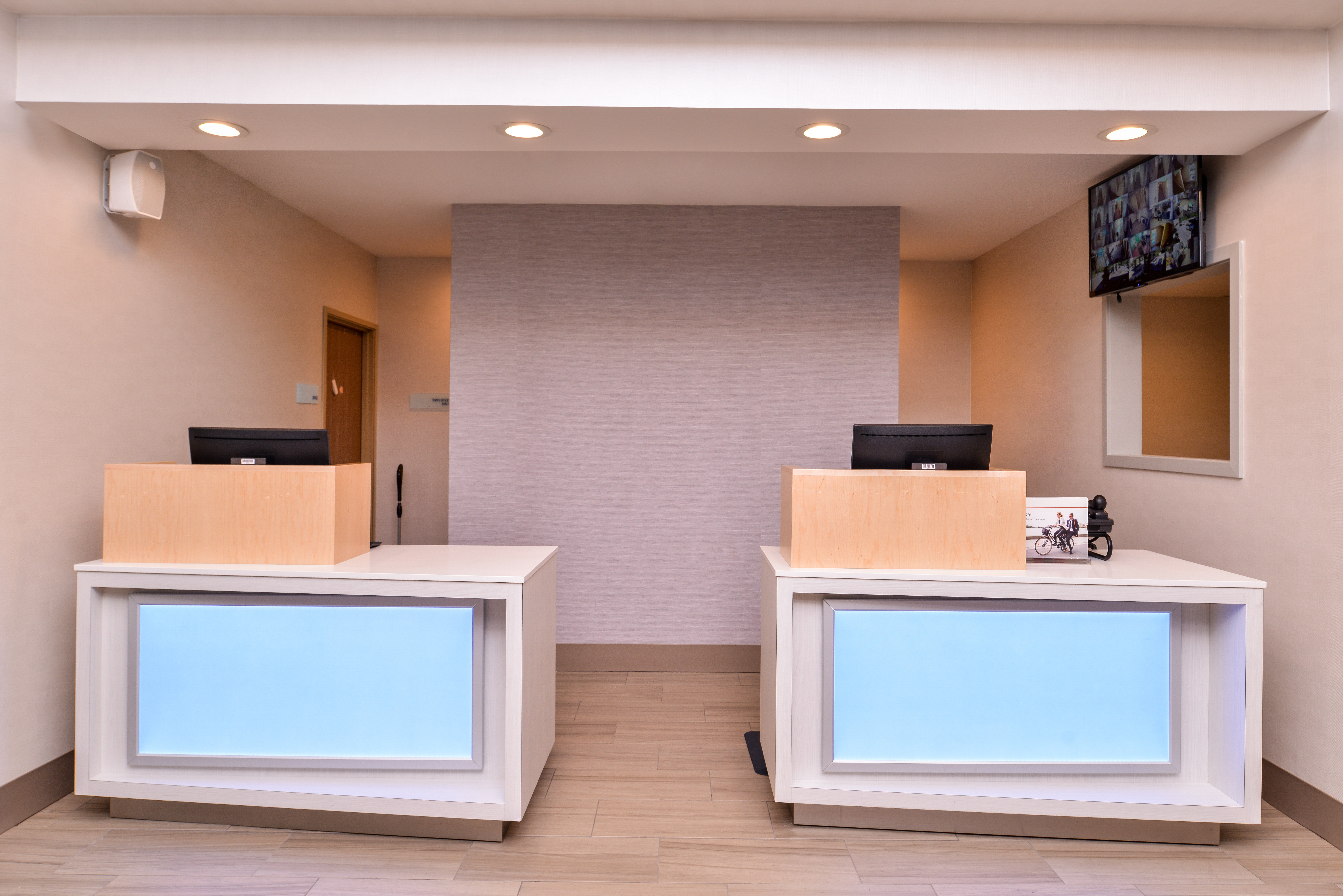 Holiday Inn Express Hotel & Suites Lacey-Olympia 7/49