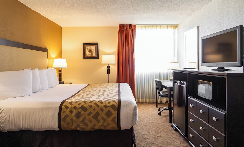 Deluxe, King Bed, Accessible