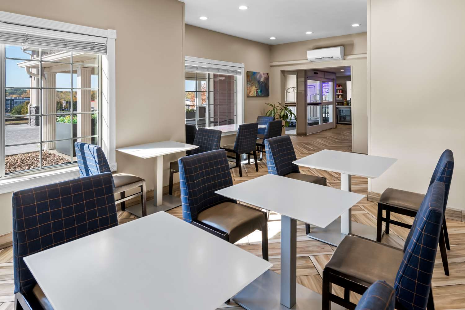 Best Western Worlds Of Fun Inn & Suites 32/41