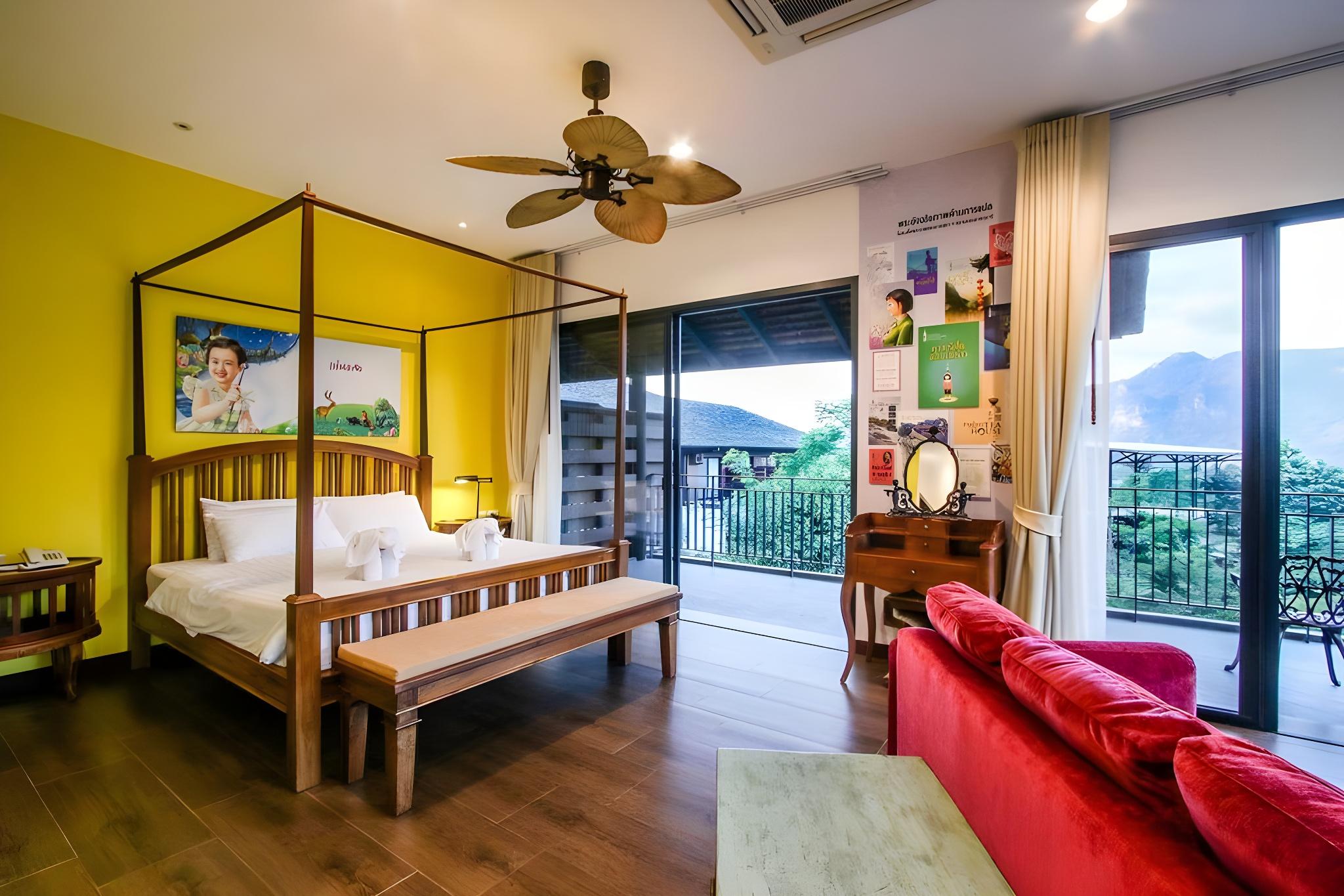 TREE, SUITE, PANORAMIC VIEW