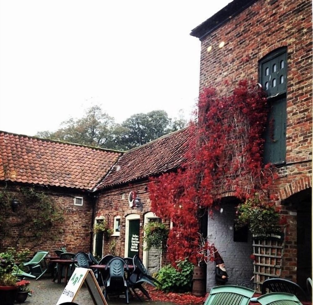 Wolds Village 2/49