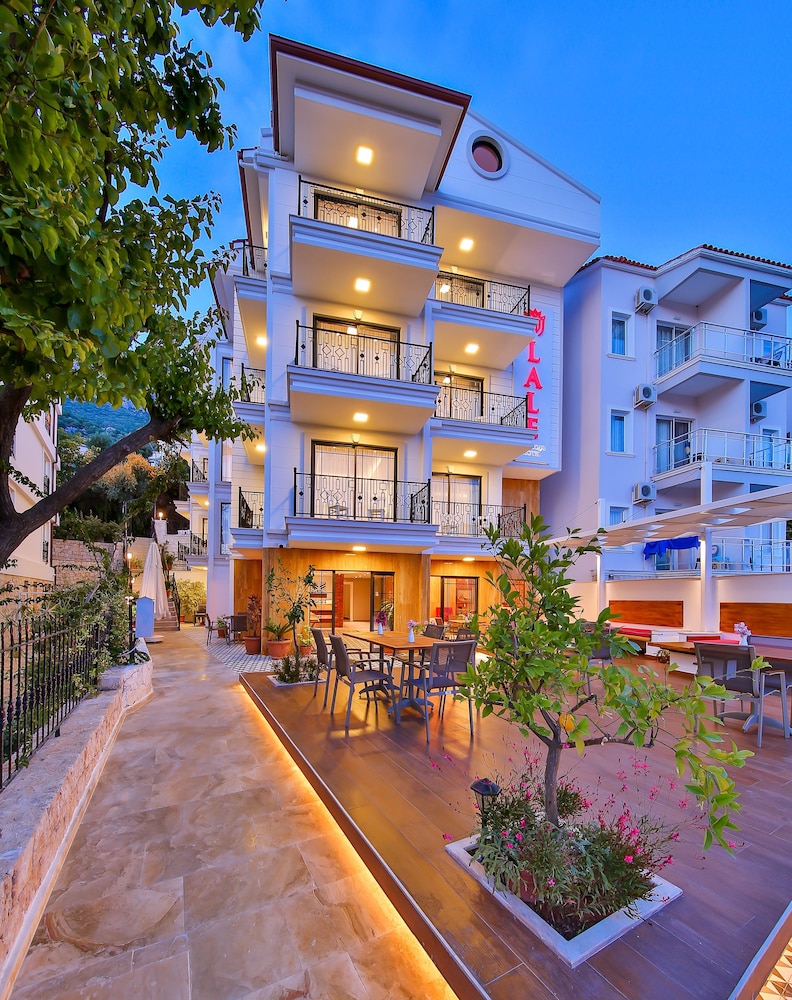 Lale Hotel 4/50