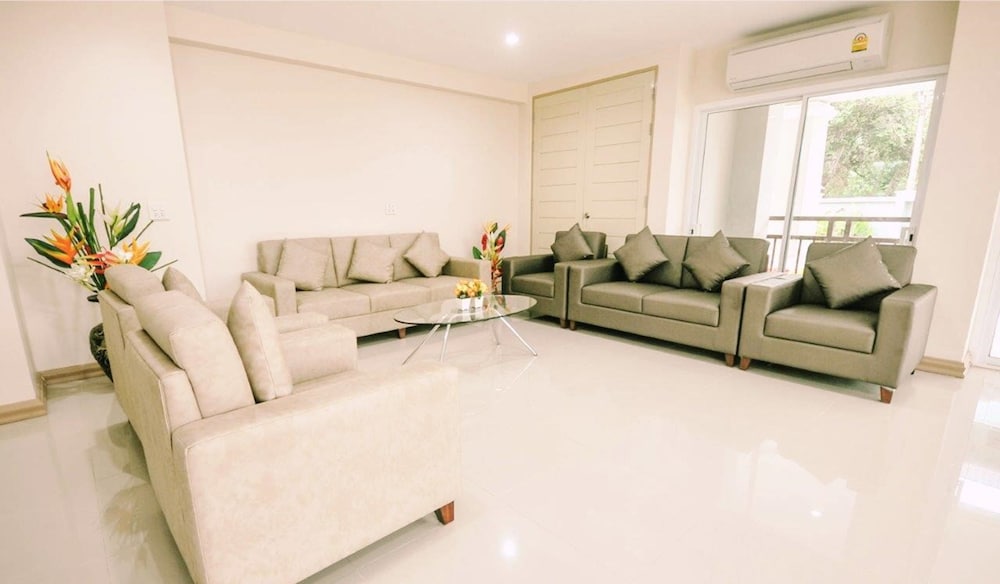 Sukkhamas Pirom Hotel 28/40