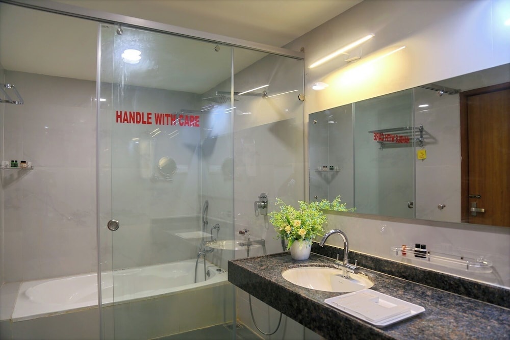 Hotel Hyderabad Grand 40/42
