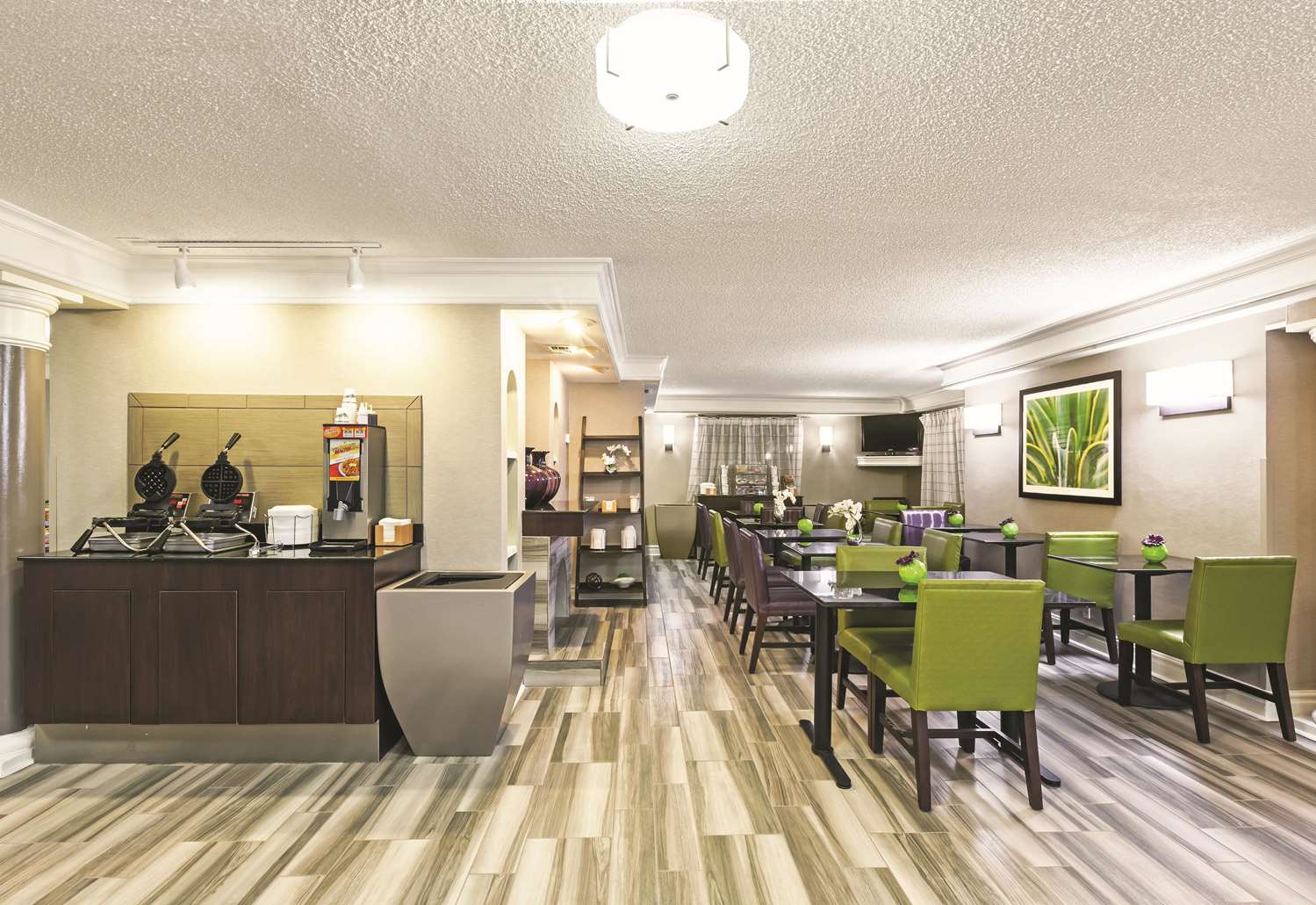 La Quinta Inn by Wyndham Midland 25/35