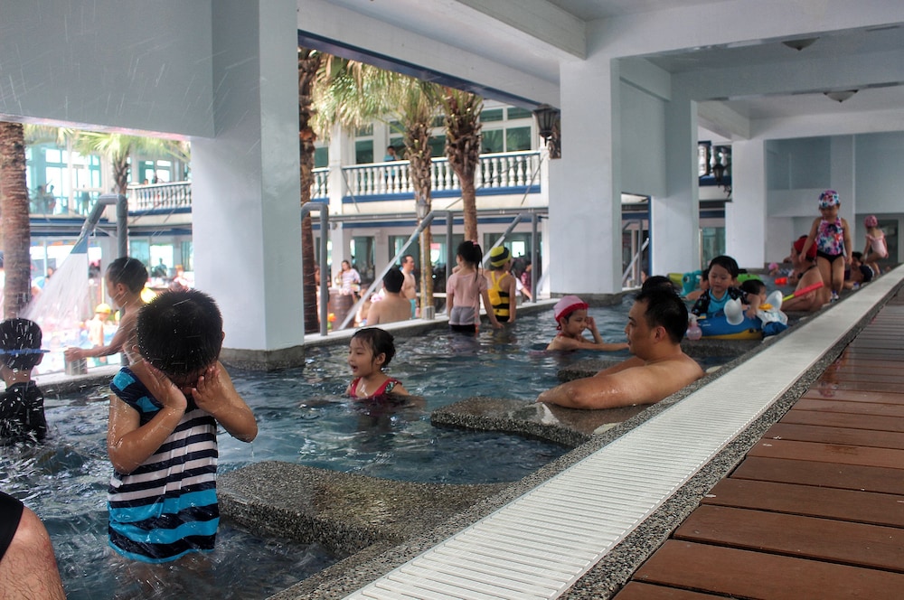 White House Beach Resort 36/71
