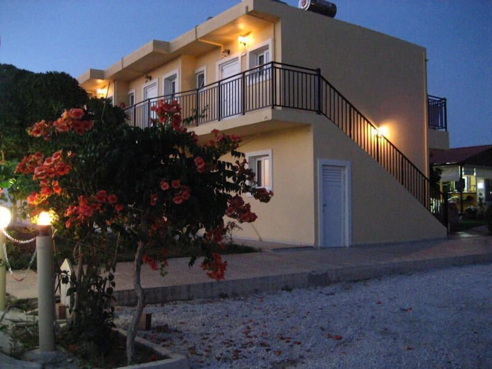 Baladinos Apartments 90/100