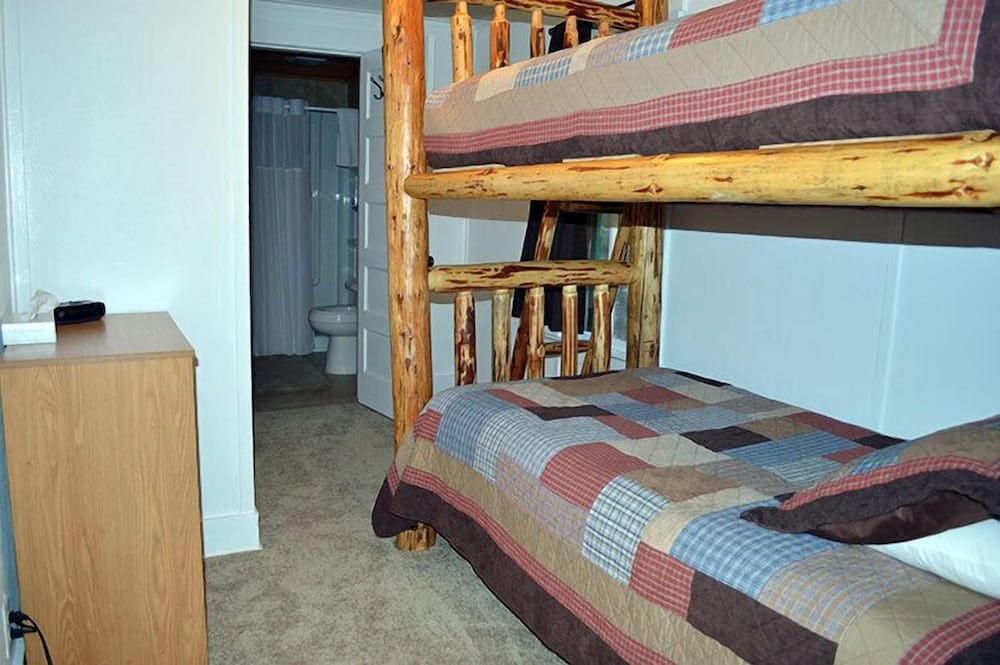 Union Creek Resort 15/50