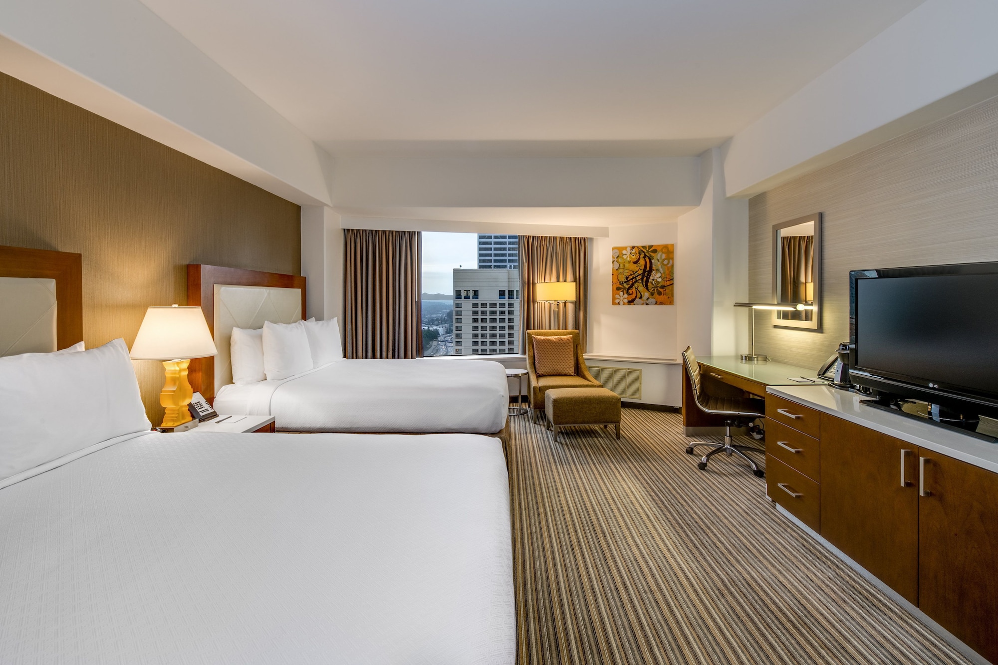 Crowne Plaza Seattle Hotel
