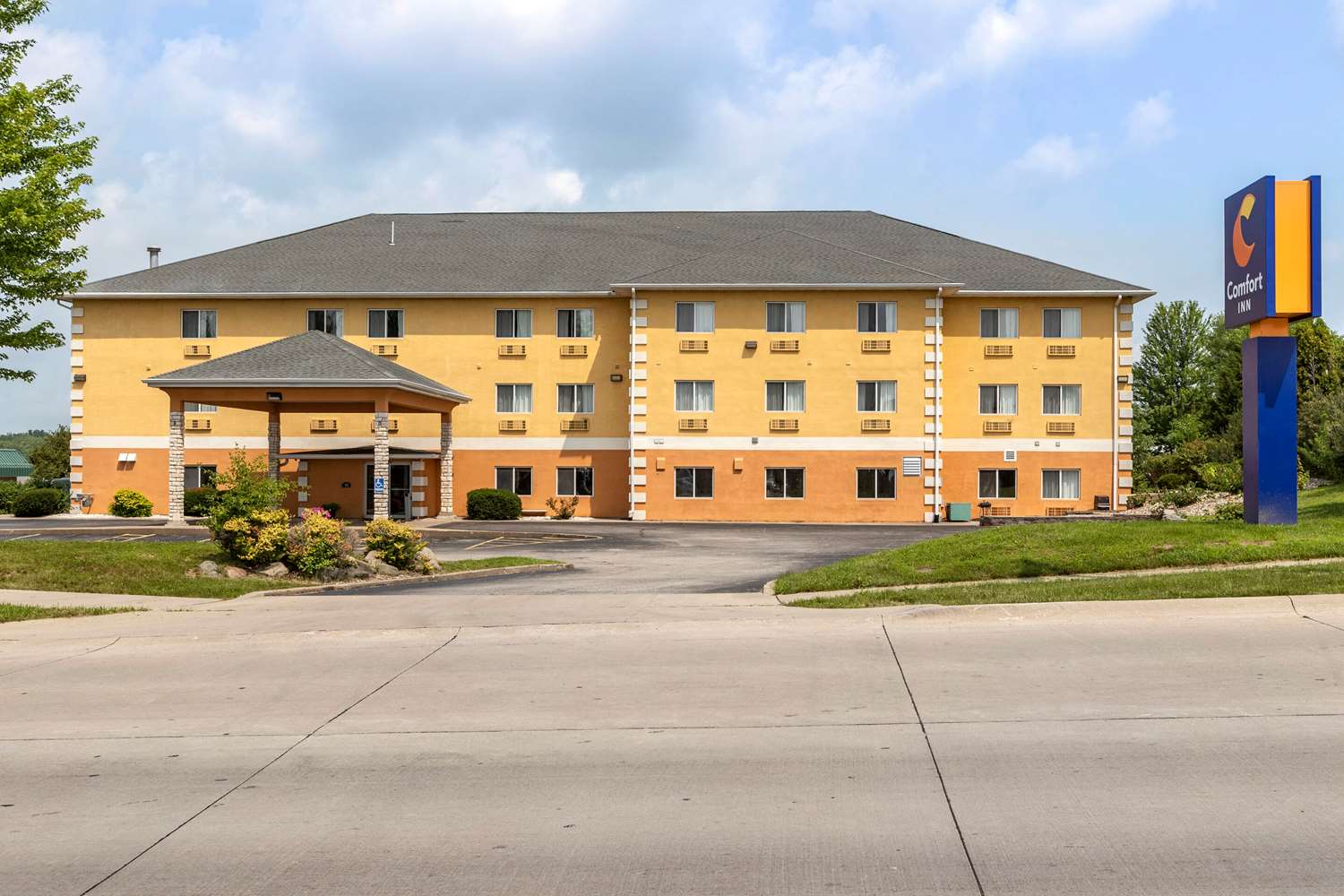 Comfort Inn Muscatine near Hwy 61 4/33