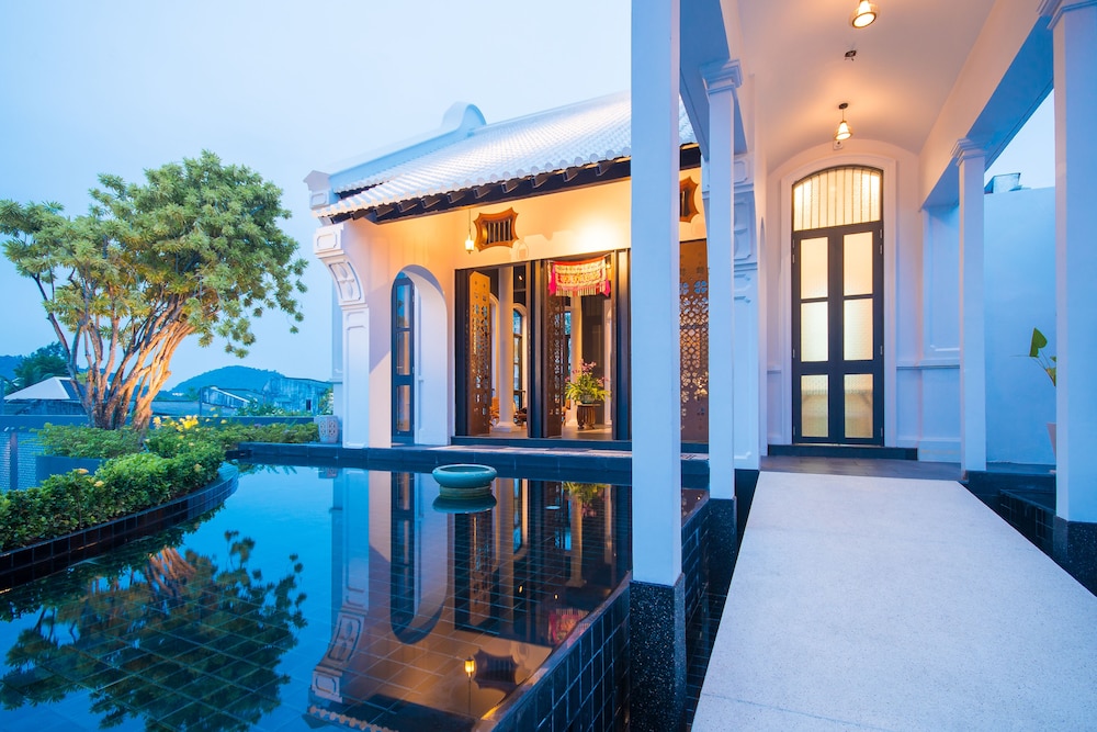 LITTLE NYONYA HOTEL 22/50
