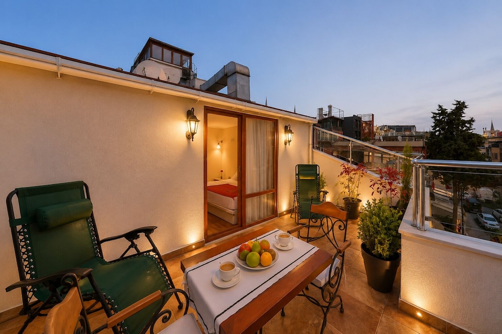 Senatus Hotel 3/50