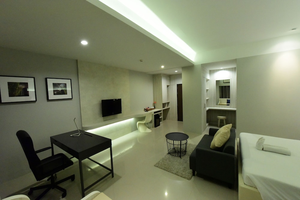 Trendy Hotel 34/44
