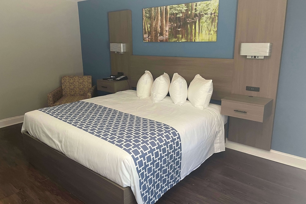 ROOM, KING BED