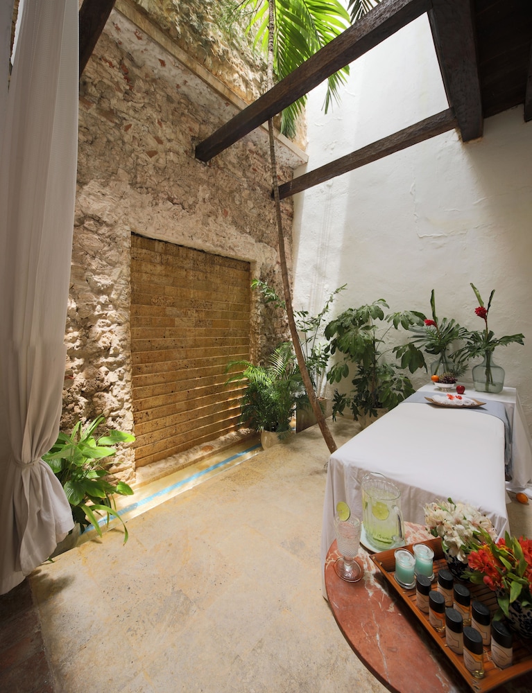 Casa Del Arzobispado Hotel 44/69