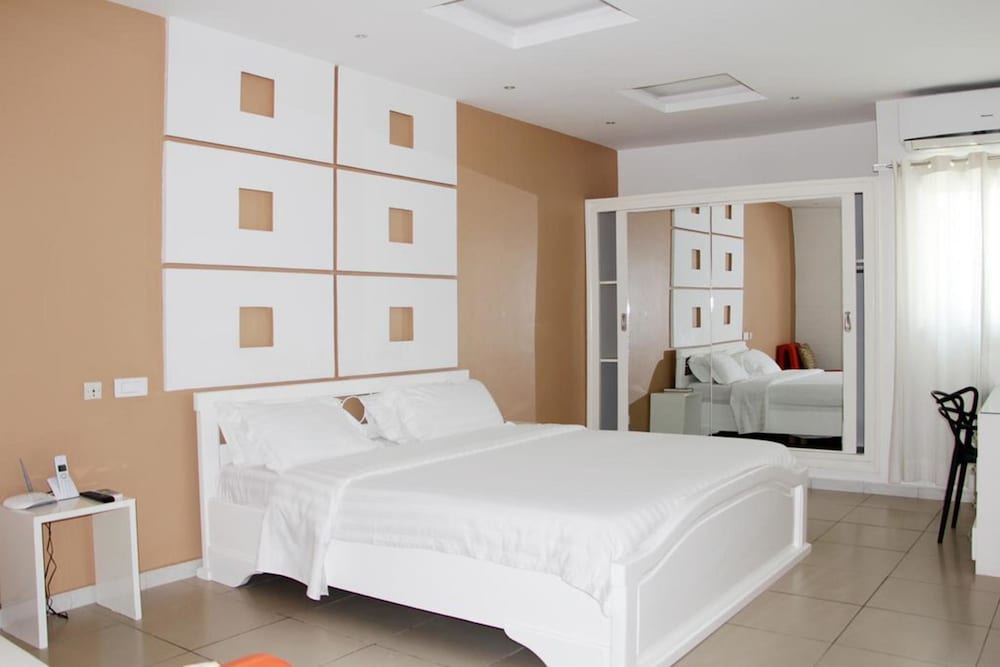 Miliet Hotel 10/30