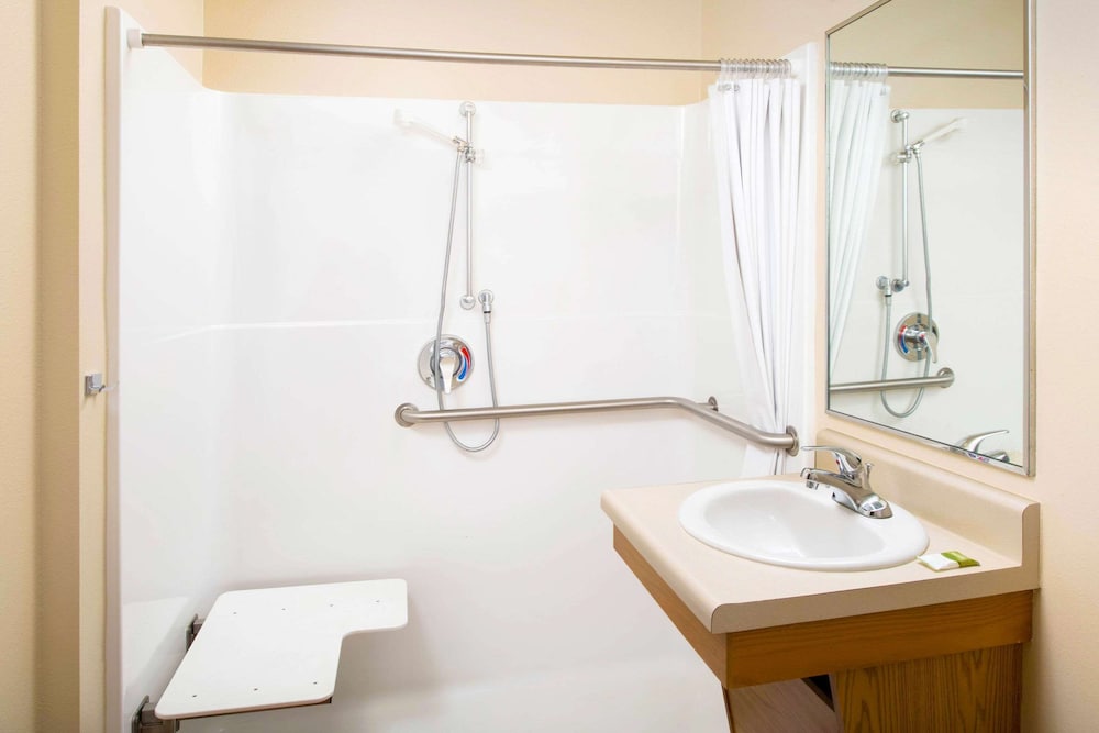Extended Stay America Select Suites Akron South 20/51