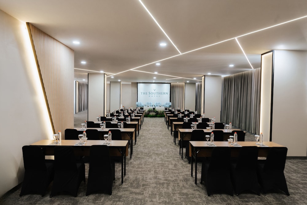The Southern Hotel Surabaya 38/50