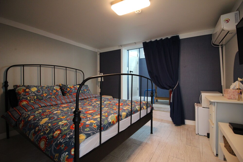 Bunk Guest House - Hostel 18/72