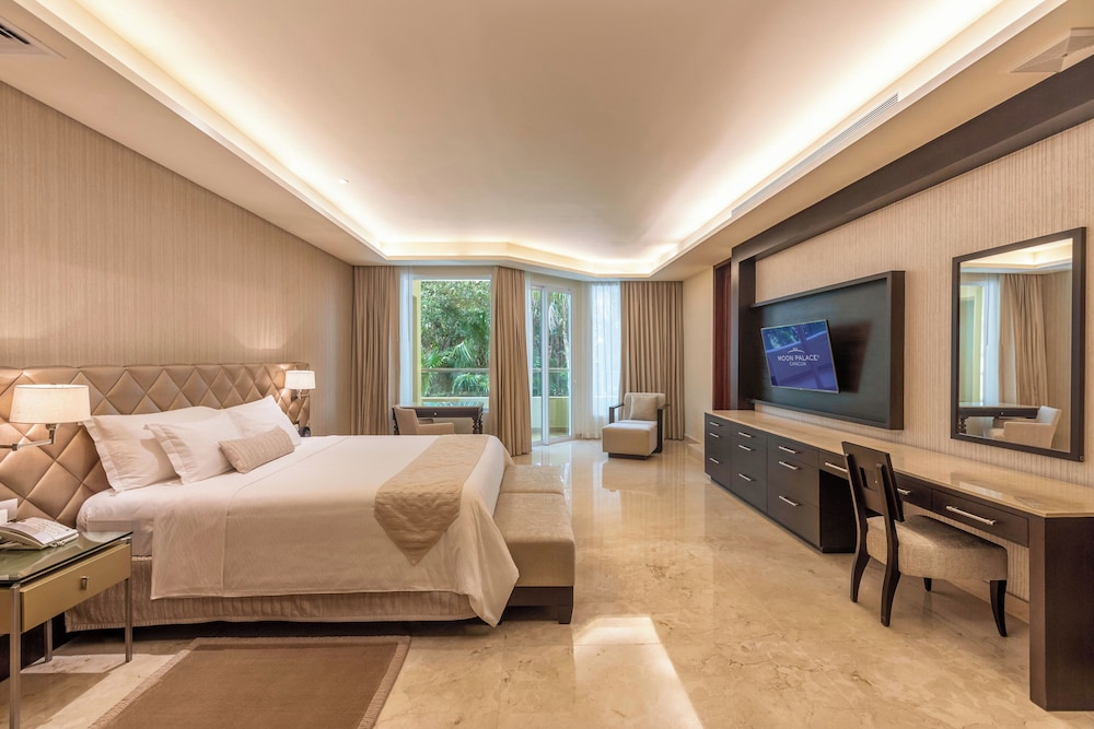 SIGNATURE, VILLA