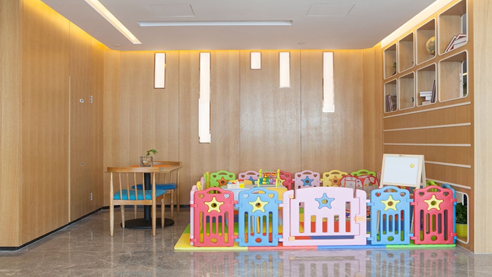 Holiday Inn Express Chengdu Airport Zone 42/75