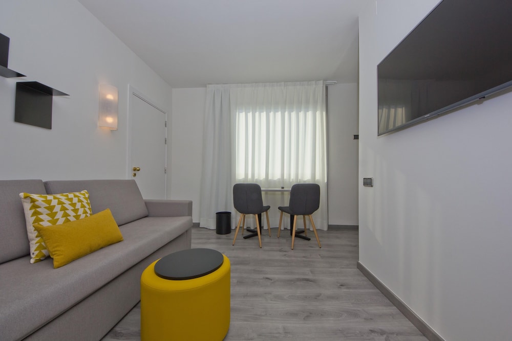 Aparthotel Atenea Valles 45/62
