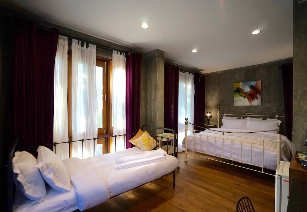 House Of Passion Amphawa 14/50