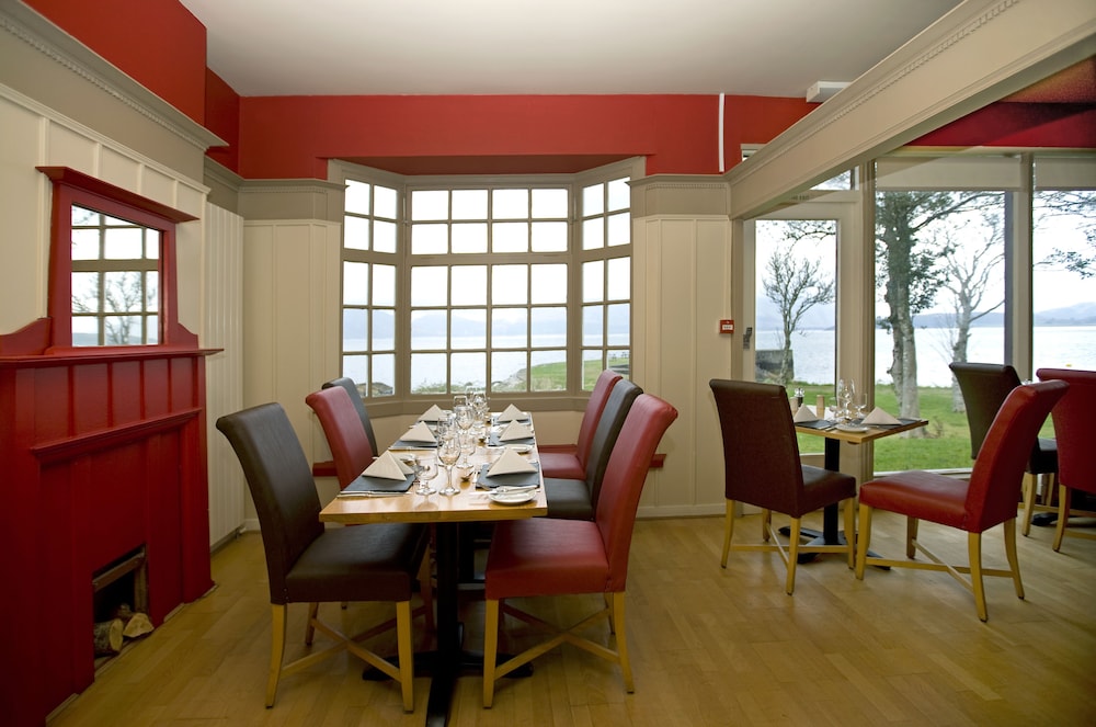 The Holly Tree Hotel 20/46