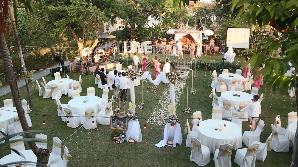 The Cakra Hotel 41/42
