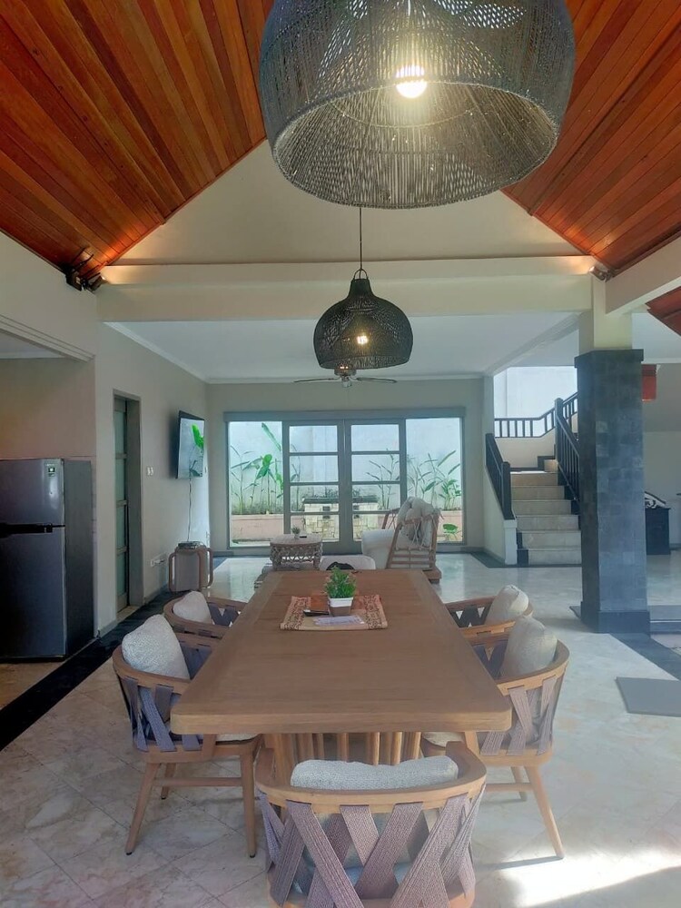 THE DAMPATI VILLA 21/25