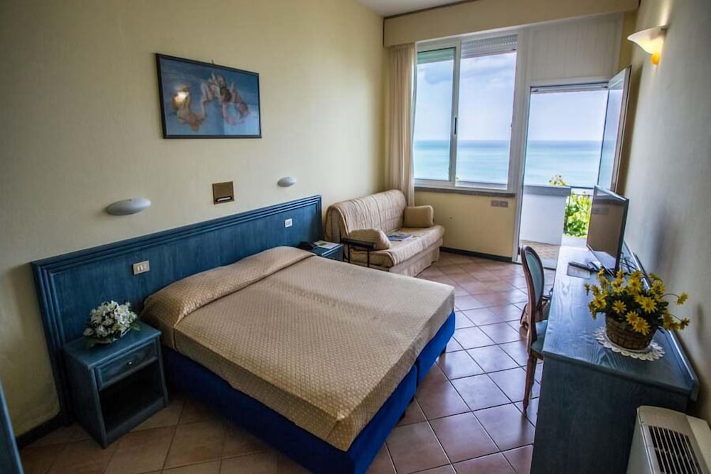 Albergo Capo Est 3/23
