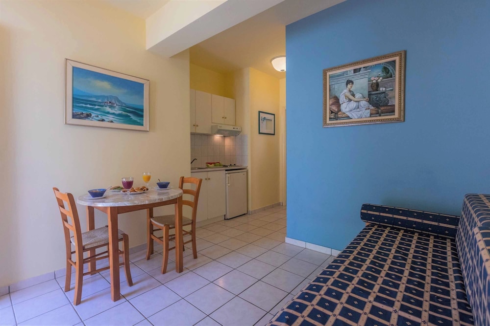 Garbis Villas 32/50